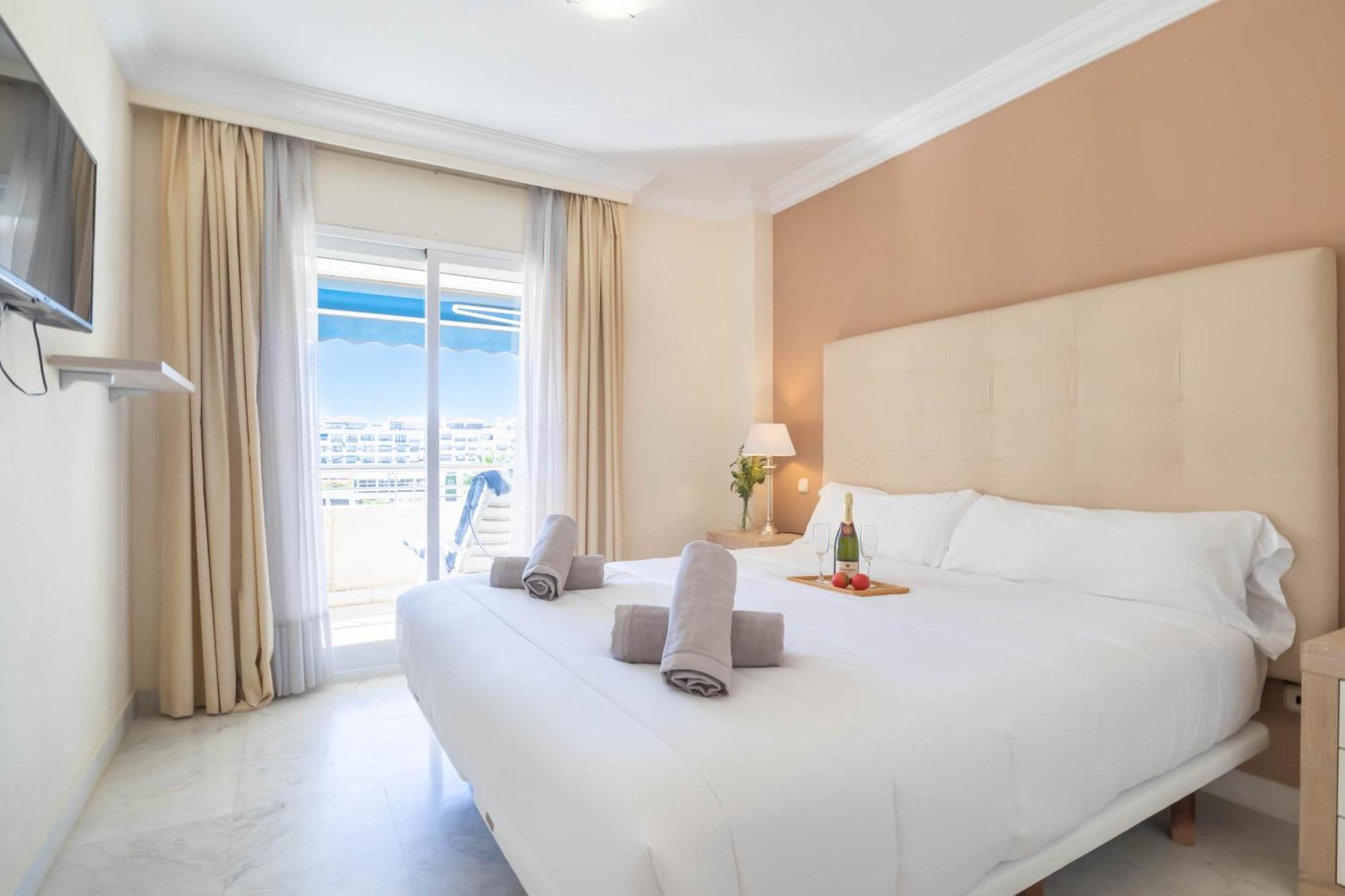 Appartamento Marina Banus L